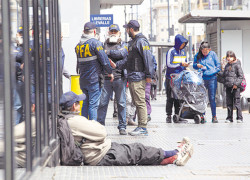 Operativo de policías en Microcentro porteño